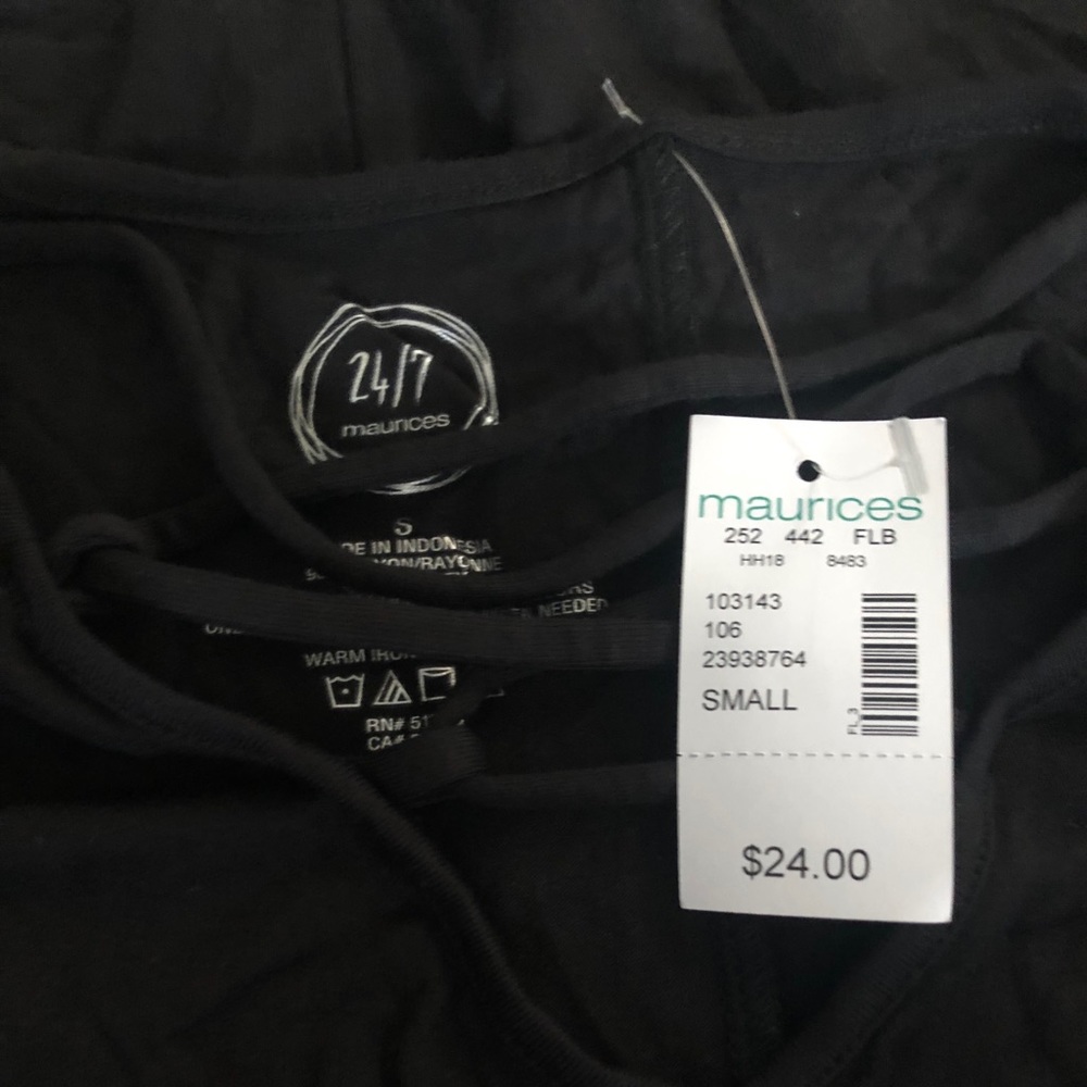 3/4 length black tee